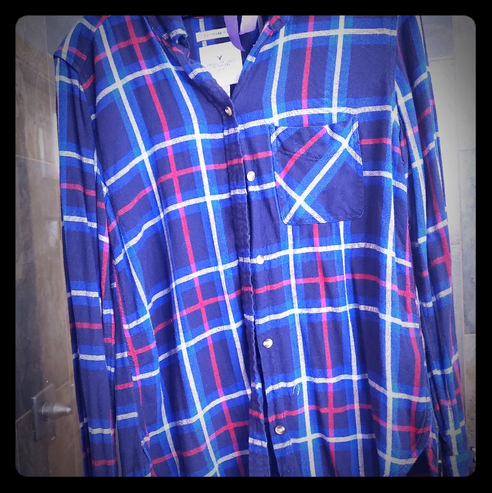American eagle soft button down shirt